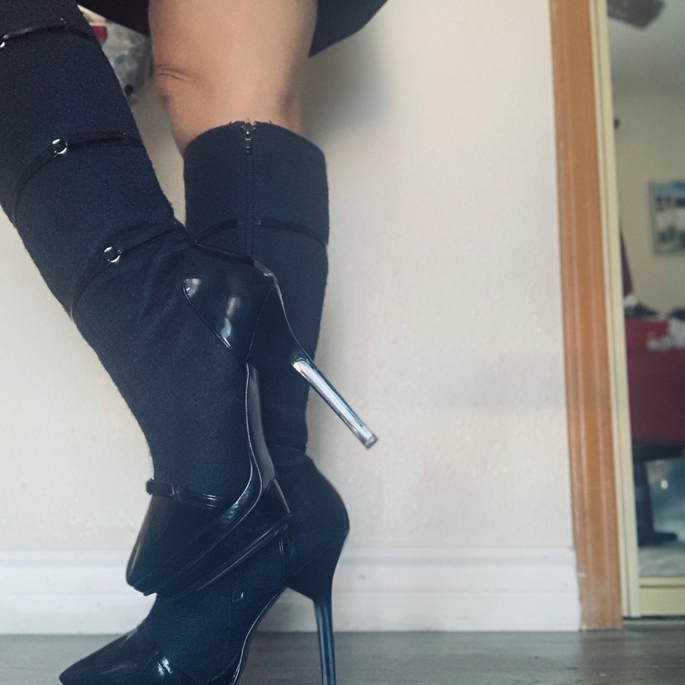 Boots - Picture 3 of 5